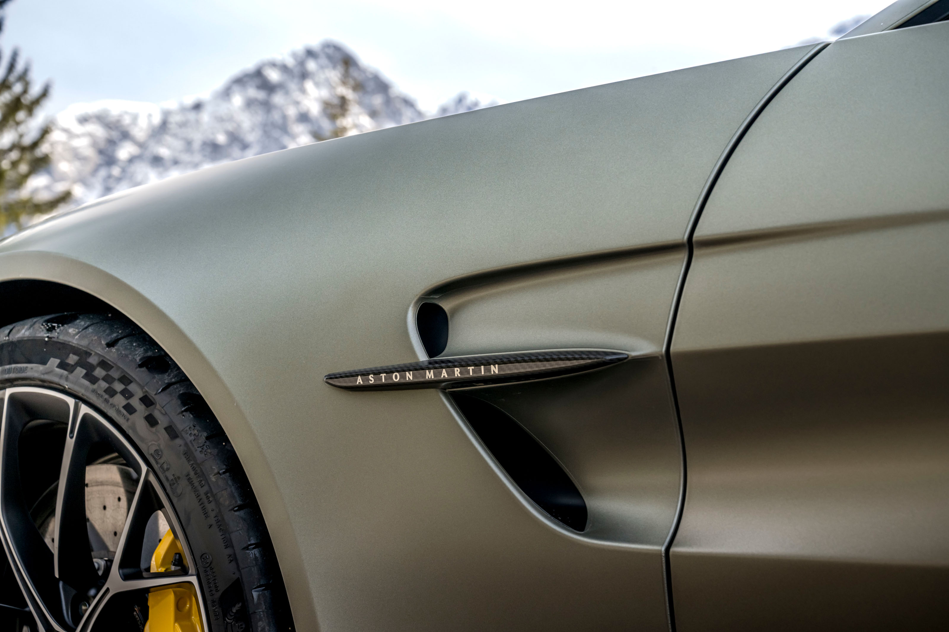 Aston Martin Vantage Roadster