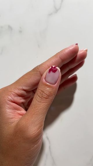 Bow nail art