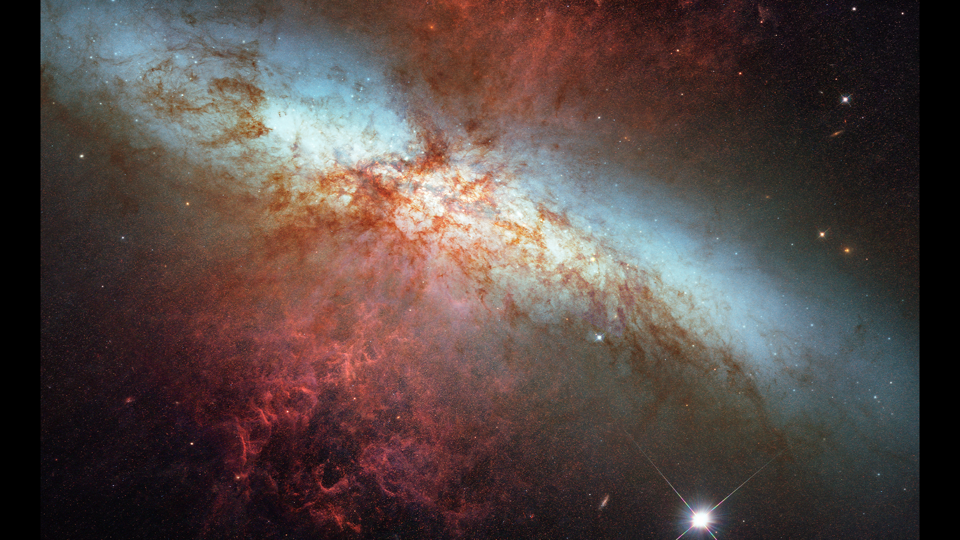 A Type Ia supernova seen in the galaxy M82 by the Hubble Space Telescope.