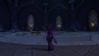 WoW Bronze Dust - a shadow priest stands inside the main room of the Zskera Vault