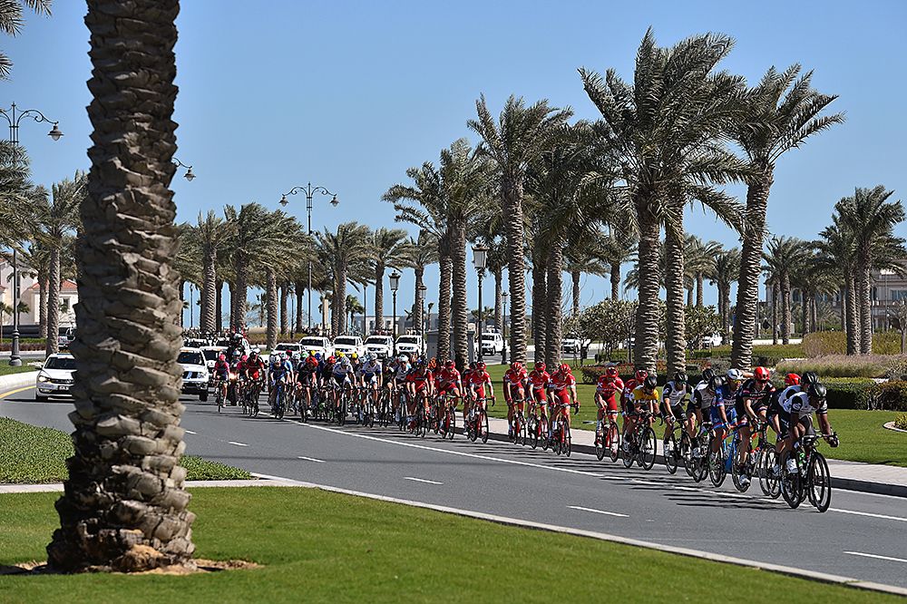 The peloton racing stage 2 at the Tour of Qatar
