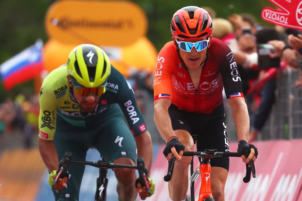 Second placed Team Bora&#039;s Colombian rider Daniel Martinez (C) and third placed Team Ineos&#039; British rider Geraint Thomas (R) sprint on the finish line at the end of the 2nd stage of the 107th Giro d&#039;Italia cycling race, 161km between San Francesco al Campo and Sanctuary of Oropa (Biella), on May 5, 2024 in Biella. (Photo by Luca Bettini / AFP)