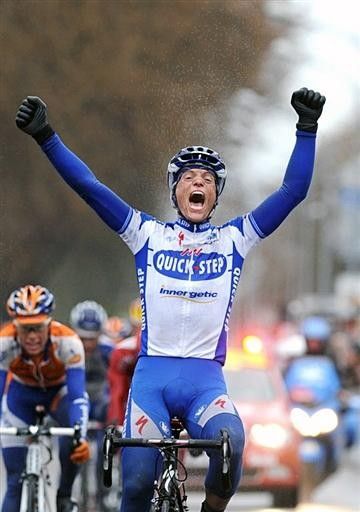 Sylvain Chavanel (Quick Step) wins the sprint and takes possession of the yellow jersey.