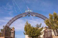 Entrance to Daou Vineyards