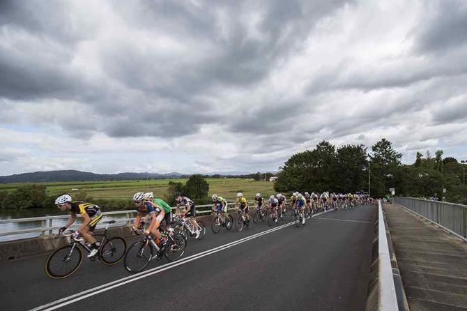 The men's peloton during the early part of Stage 2 at Battle on the Border