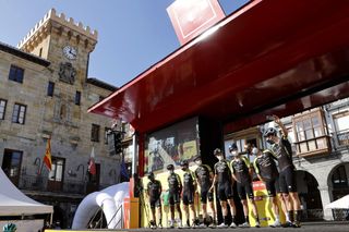 Vuelta Espana 2020 - 75th Edition - 10th stage Castro Urdiales - Suances 185 km - 30/10/2020 - Mitchelton - Scott - photo Luis Angel Gomez/BettiniPhotoÂ©2020