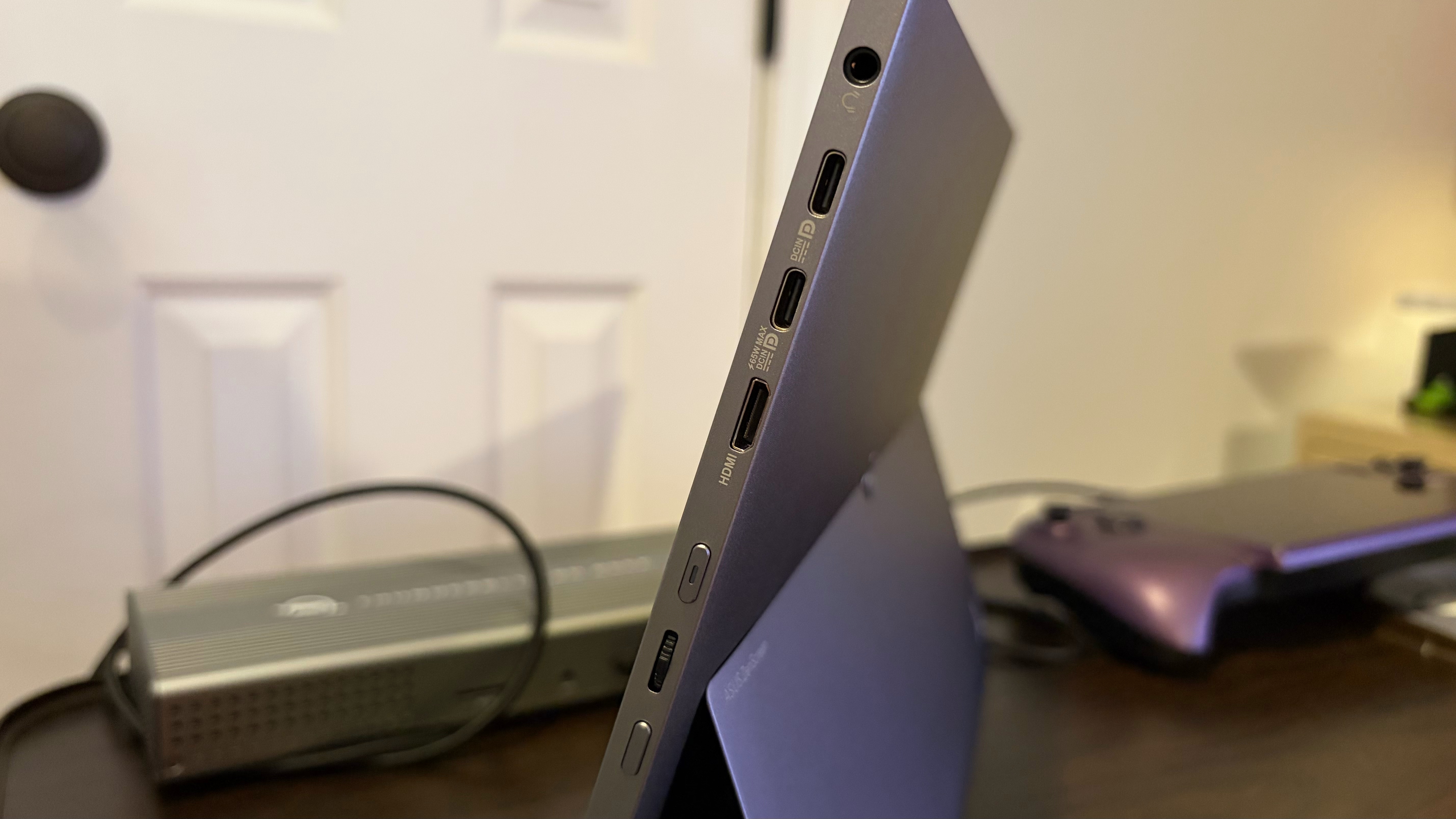Asus ZenScreen OLED (MQ16FC)