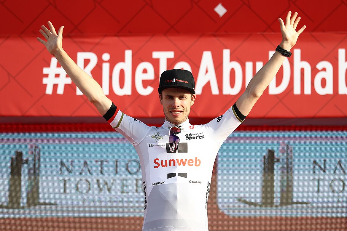 Phil Bauhaus takes the lead in the youth classification