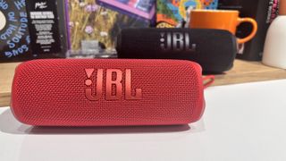 JBL Flip 6 vs JBL Flip 7 side-by-side