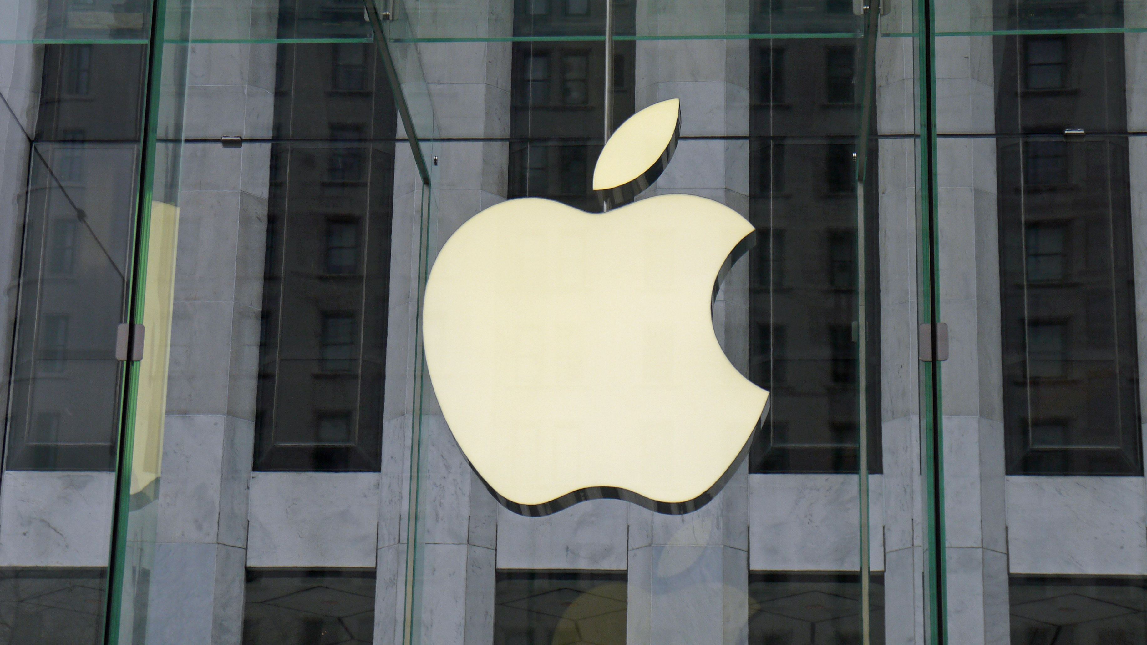 Apple Stores will now recycle all your old, dead Apple swag