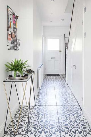 patterned-tiles-white-hallway