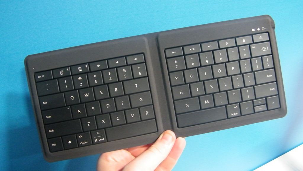 Hands on Microsoft Universal Foldable  Keyboard  review 
