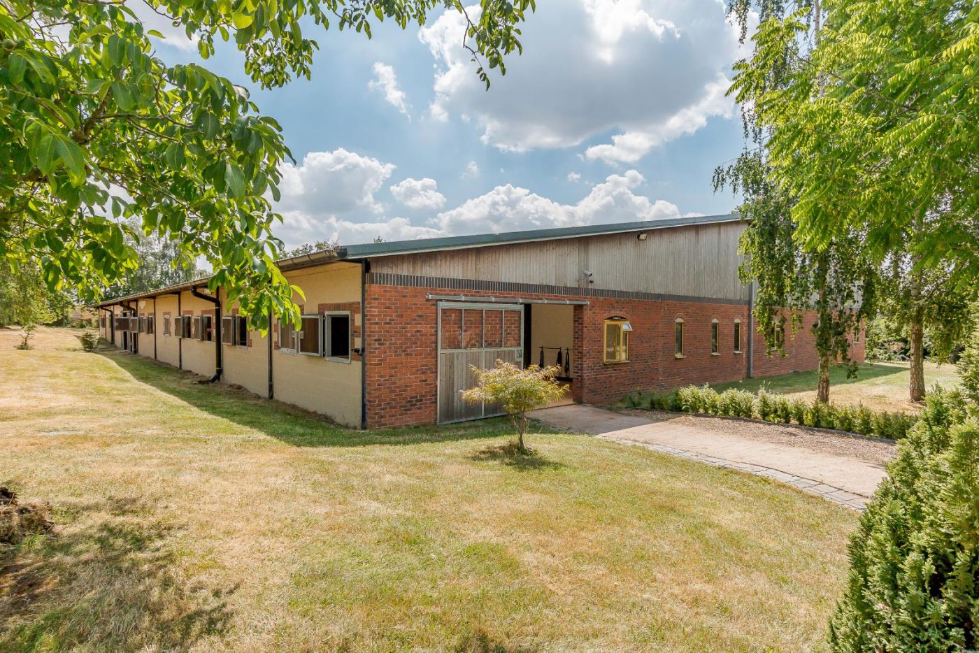 Elm-Hill-Stables-1-e1623672953405.jpg