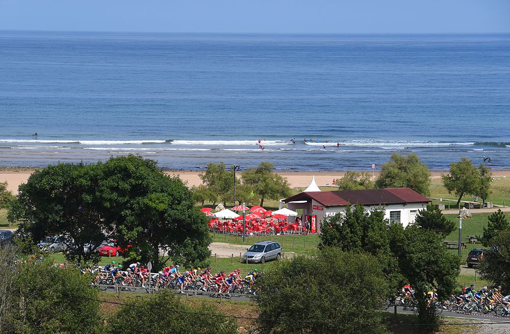 Vuelta a Espana stage 11 from Colunga to the summit finish at Pe&ntilde;a Cabarga