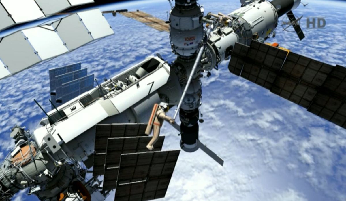 russian spacewalk space station preview