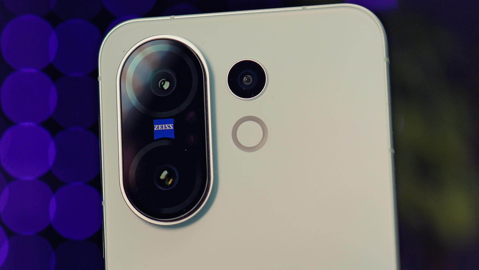 Vivo X200 FE phone close up of the cameras
