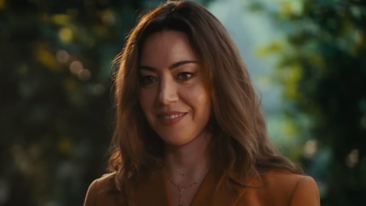 Aubrey Plaza in a fake The Hunting Wives trailer for Saturday Night Live.