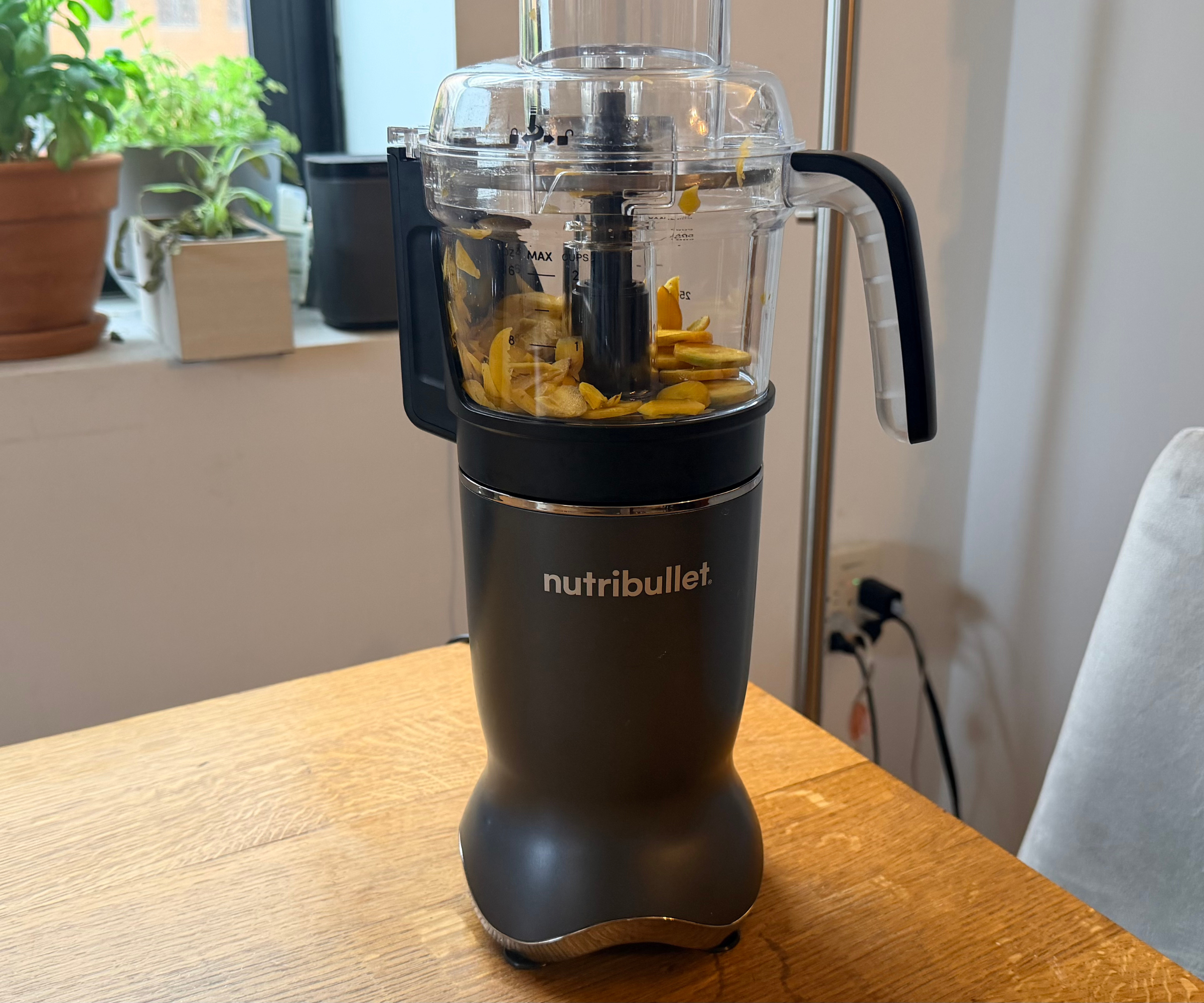 Slicing carrots in the Nutribullet Ultra Plus