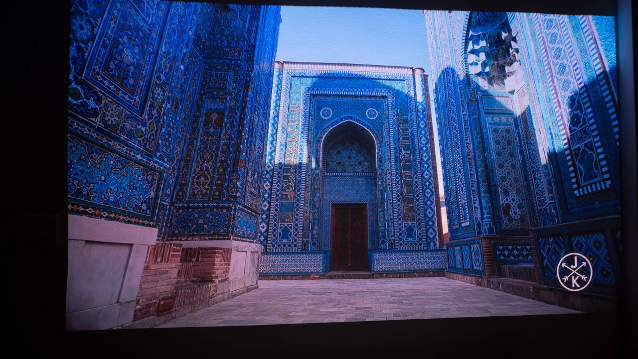 XGIMI Aura 2 4K UST laser projector