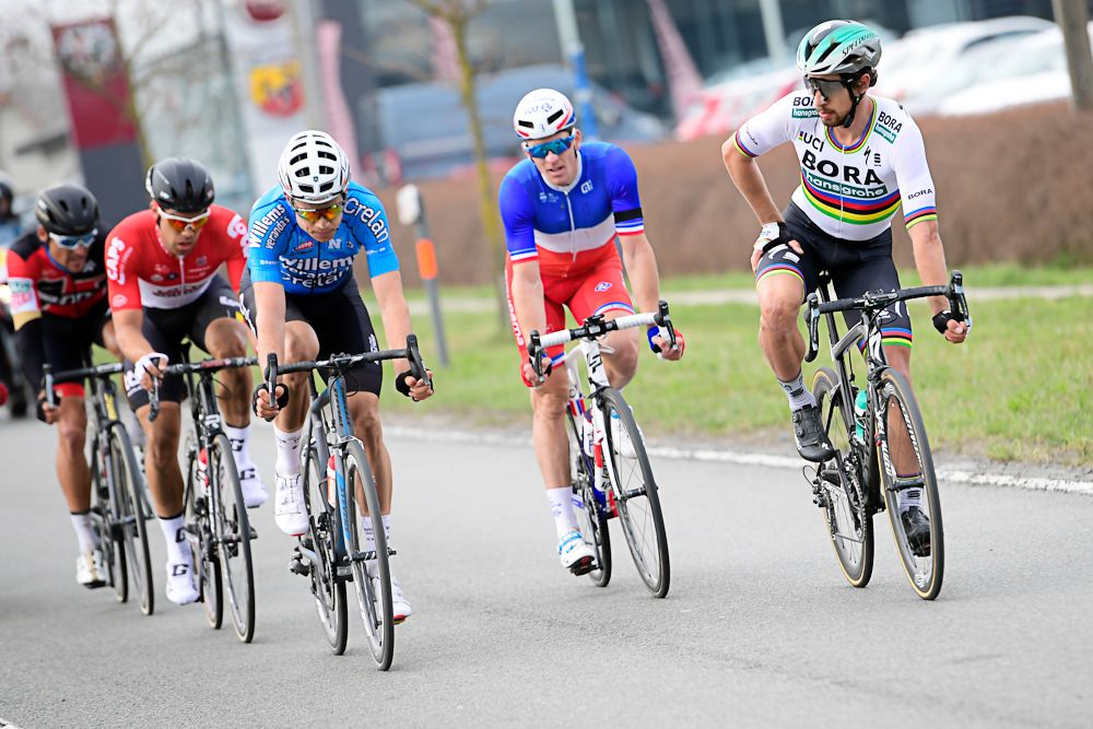 Peter Sagan looks for help near the end of Gent-Wevelgem