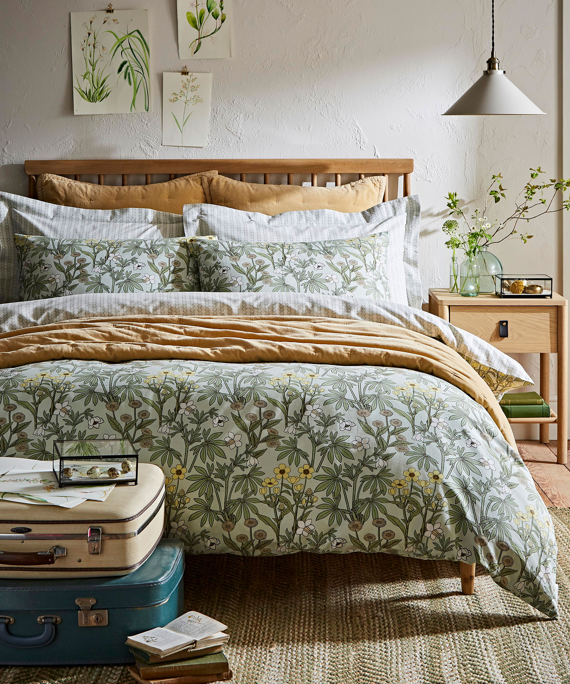 Ideas to Decorate for Bedroom Storage Cabinets