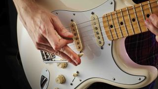 Vibrato bar/whammy bar