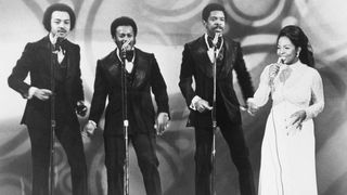 15. Gladys Knight - Licence To Kill