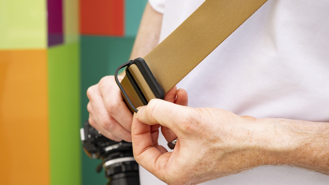 Peak Design Slide strap in 'Coyote' color