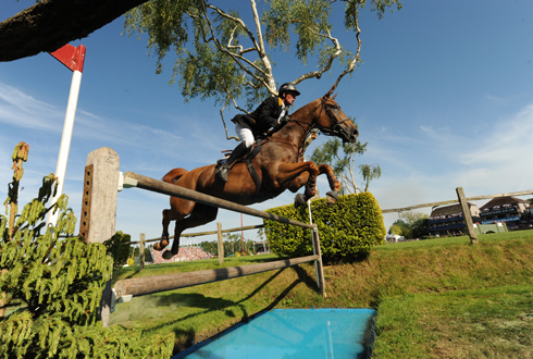 2010: Guy Williams on Skip Two Ramiro