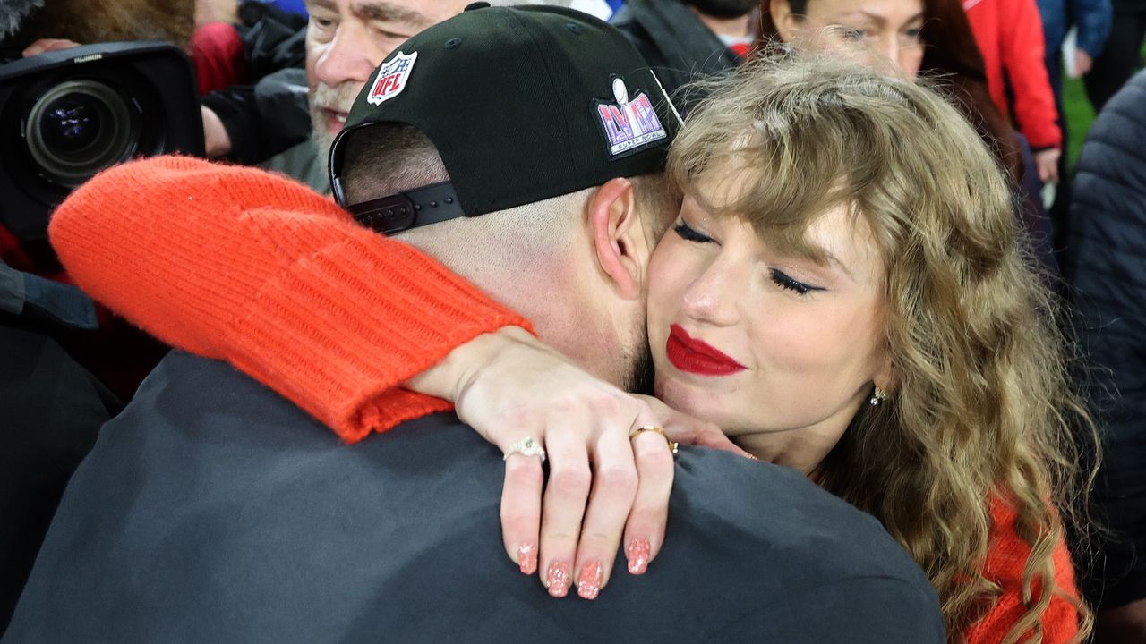 Taylor Swift at a Chiefs game