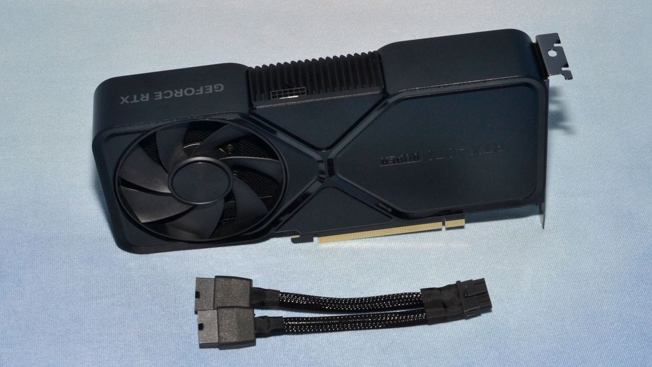 Nvidia GeForce RTX 4070 Super Founders Edition unboxing and card photos