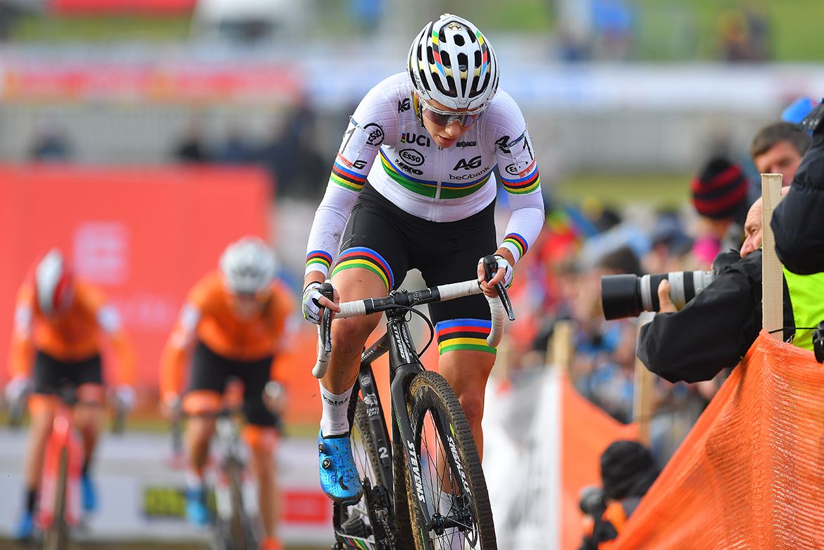 Sanne Cant (Belgium) en route to the European title.