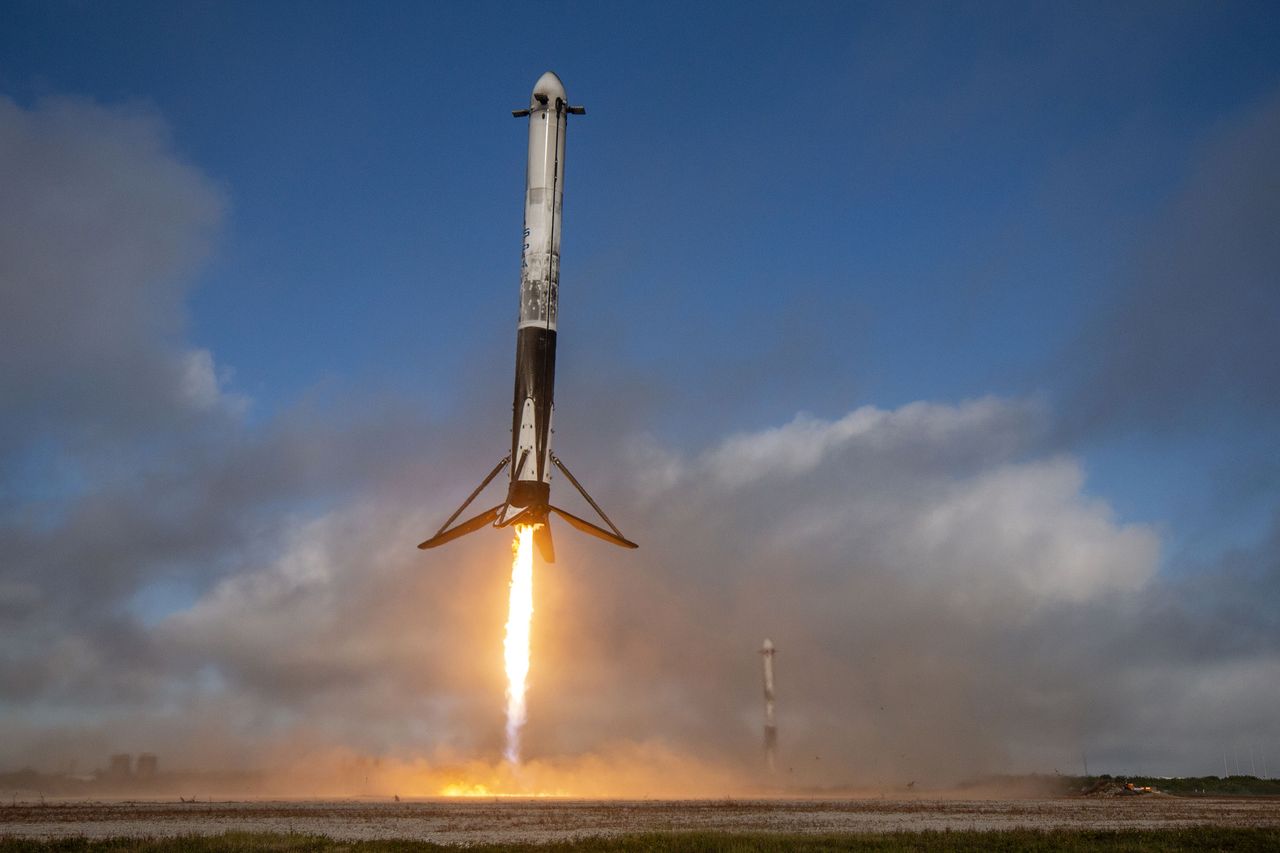 The two side boosters of SpaceX's Falcon Heavy rocket came back to Earth for successful touchdowns at Cape Canaveral Space Force Station about 8.5 minutes after liftoff on Nov. 1, 2022.