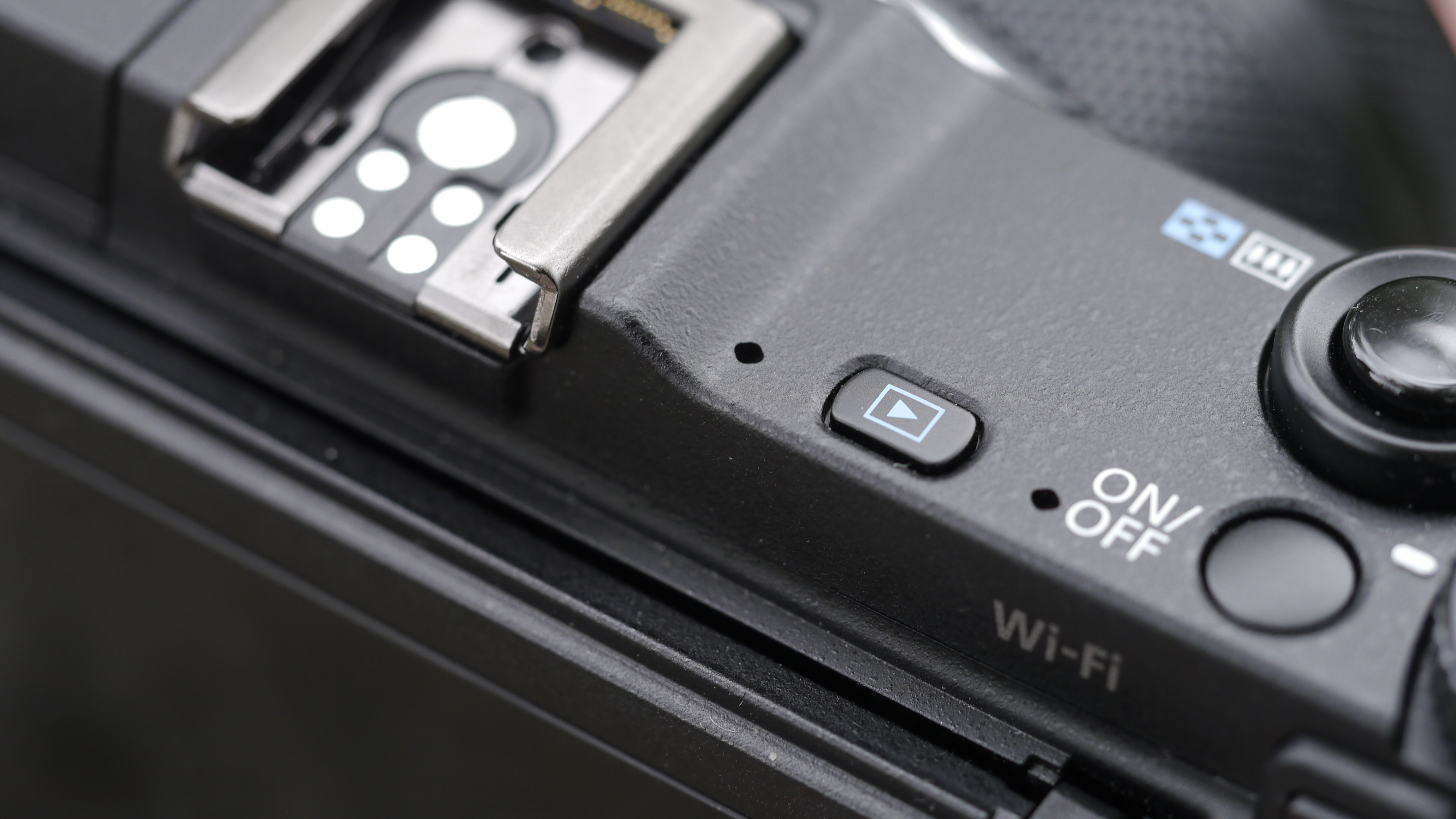 Canon G1 X Mark II