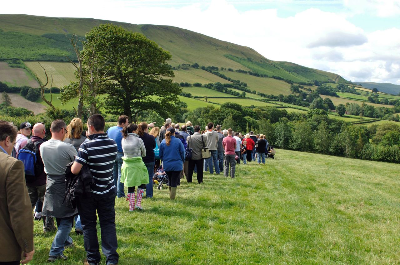 The British: We&#039;ll queue anywhere...