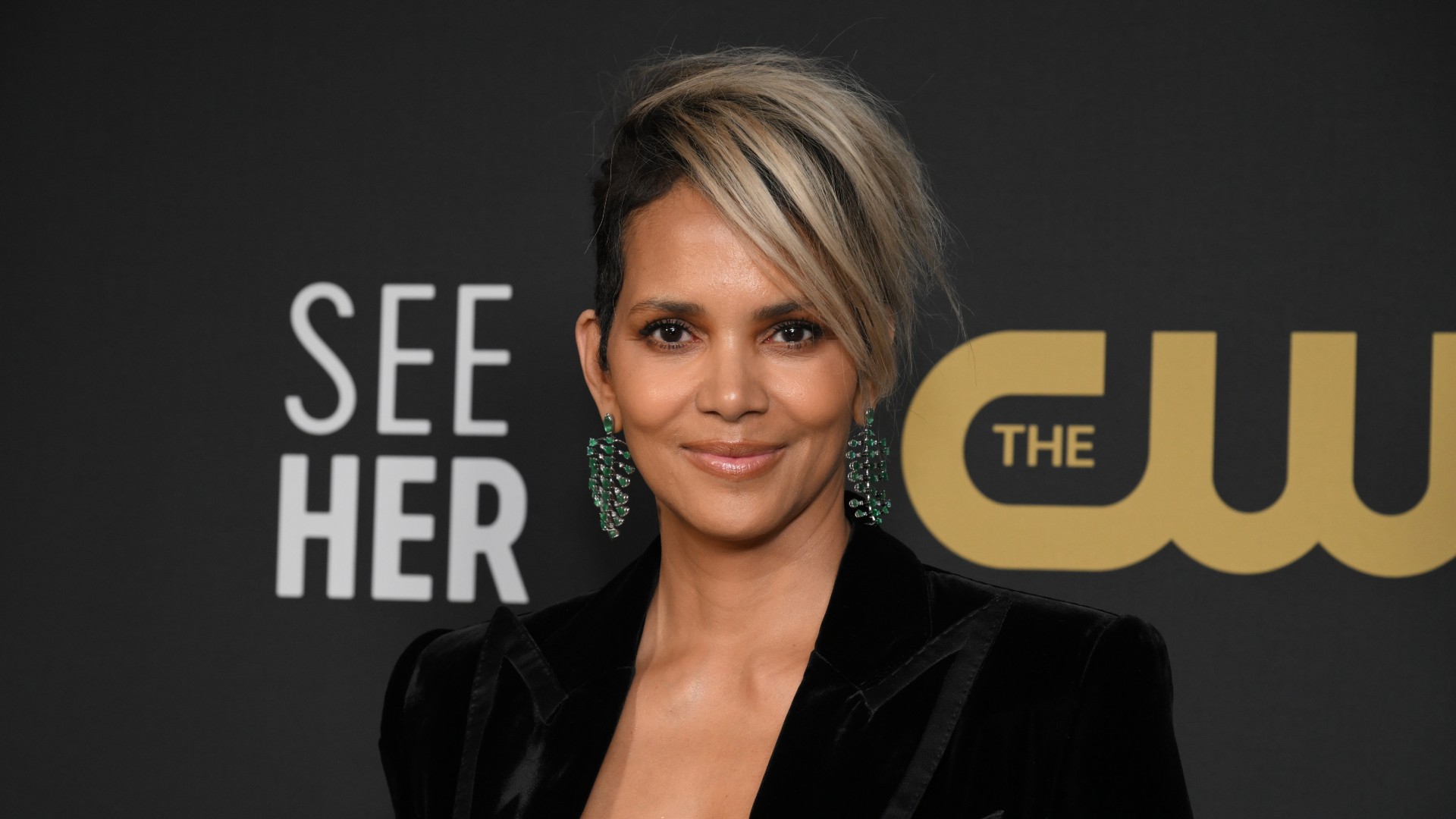Halle Berrys Beauty Evolution From the 80s to Today