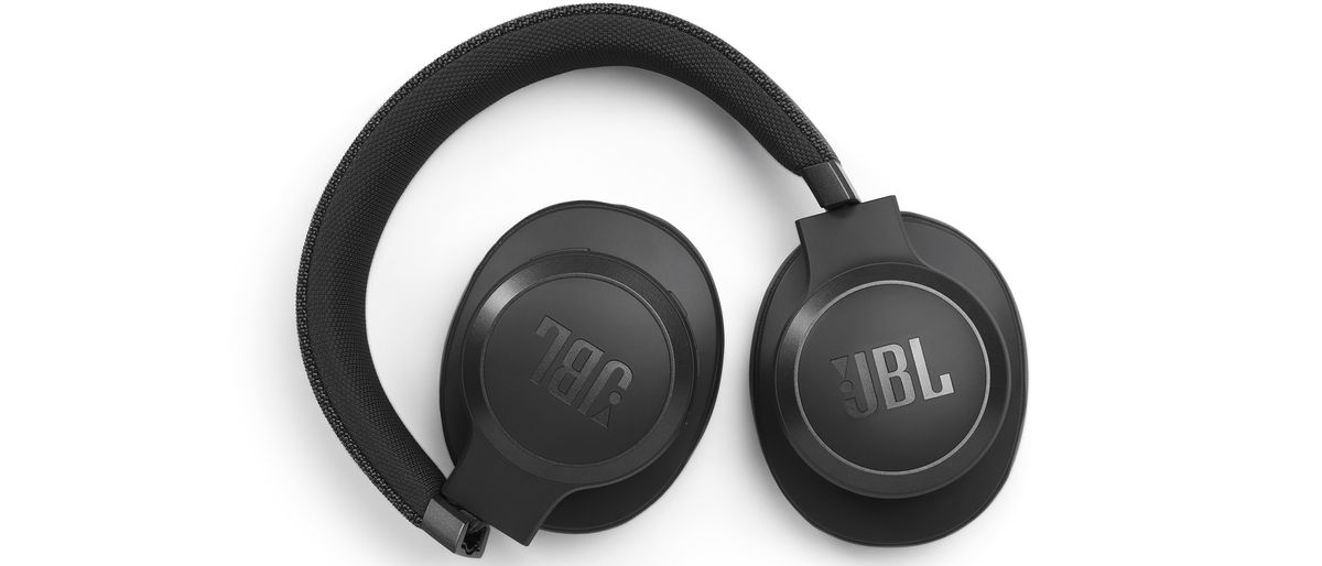 Noise-cancelling headphones: JBL Live 660NC