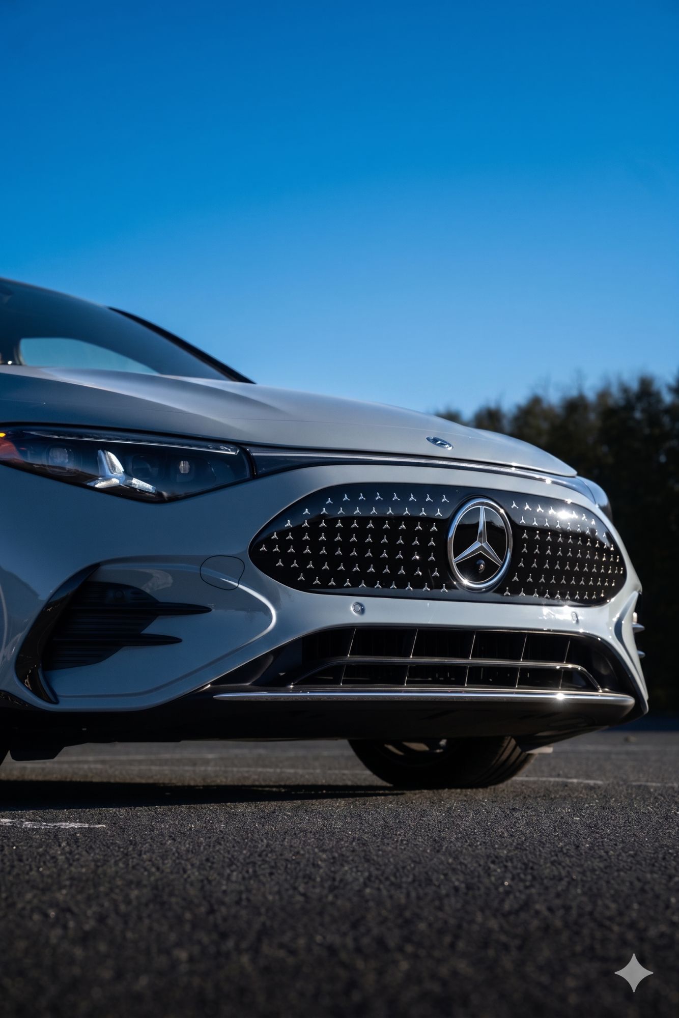 Mercedes-Benz CLA 250+ - Google Gemini و انسان