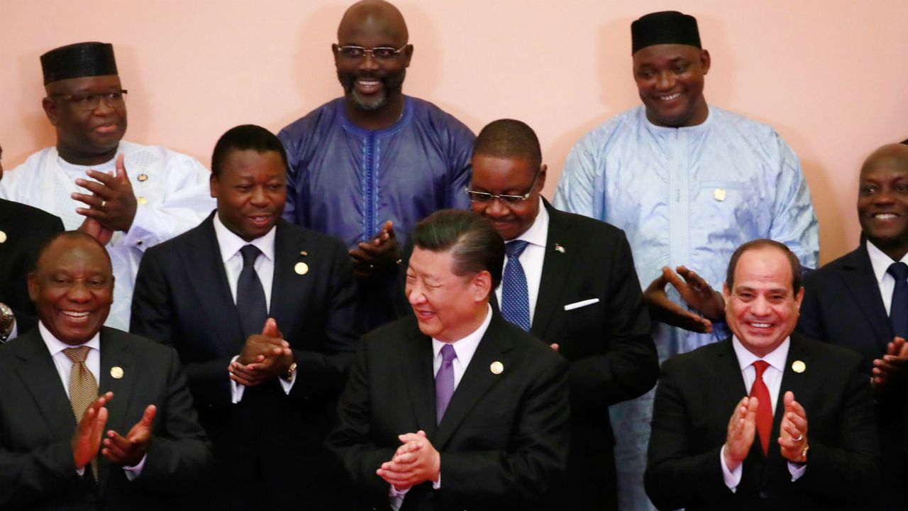 Xi Jinping surrounded by African leaders