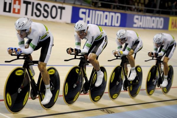 The Australian team set a new world record in the men's team pursuit with its 3:55.654.