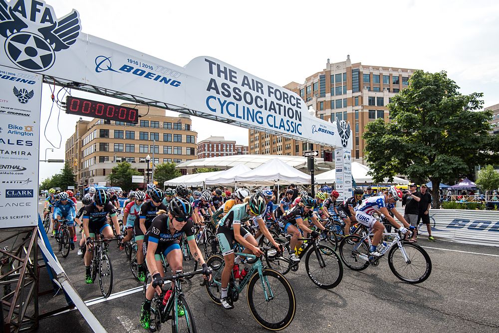 The women leave the start line in Arlington