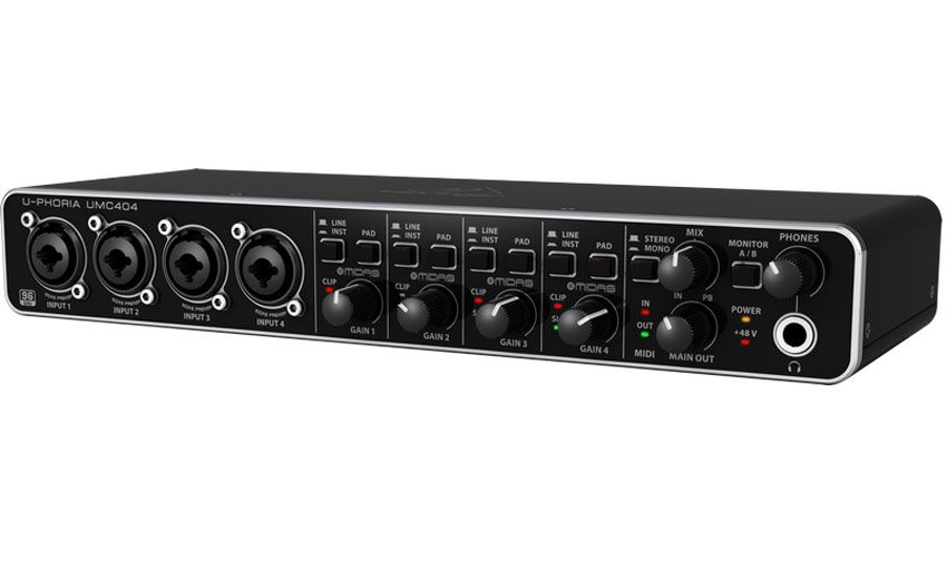 Behringer U-Phoria UMC404 (front)