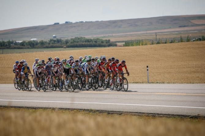 One of the front groups bunches up after the field splits apart.