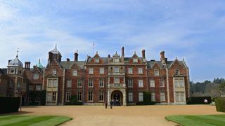 Estate, Building, Property, Château, Stately home, Palace, Mansion, Manor house, College, Grass,