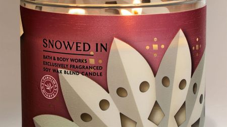 Bath and Body Works 'Snowed In' candle 