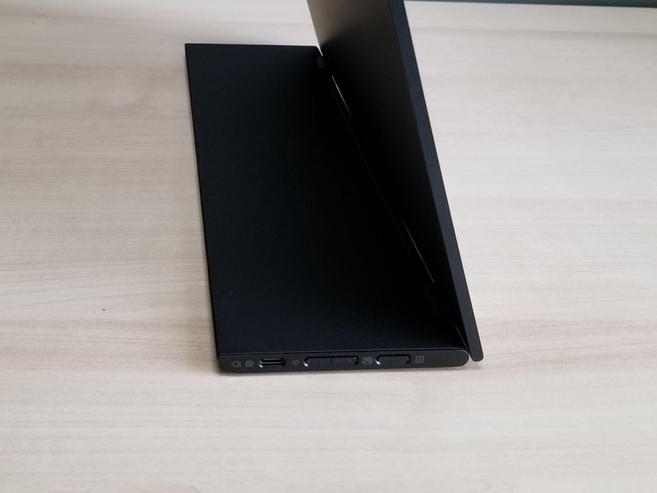 Lenovo ThinkVision M14t