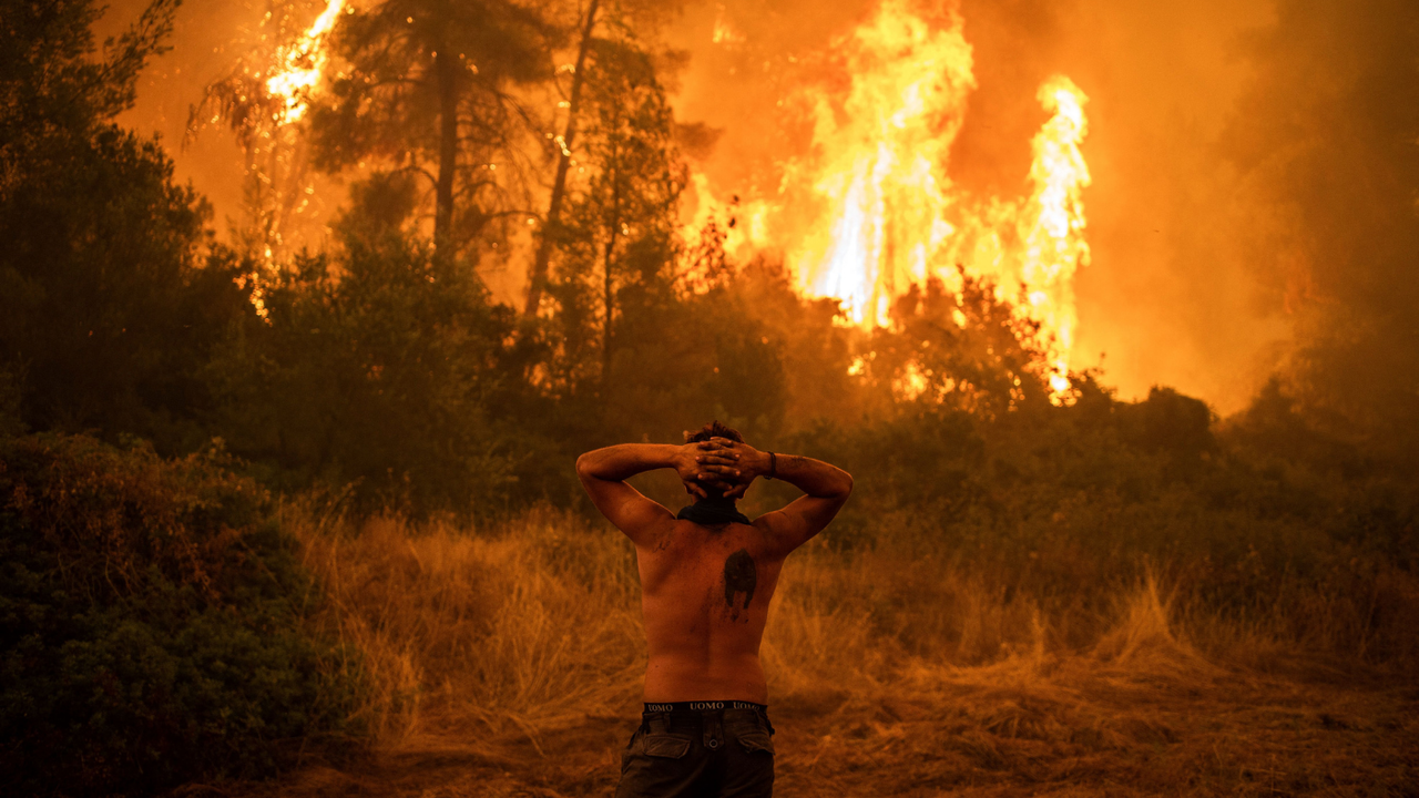 Firefighters battle ongoing wildfires in Greece