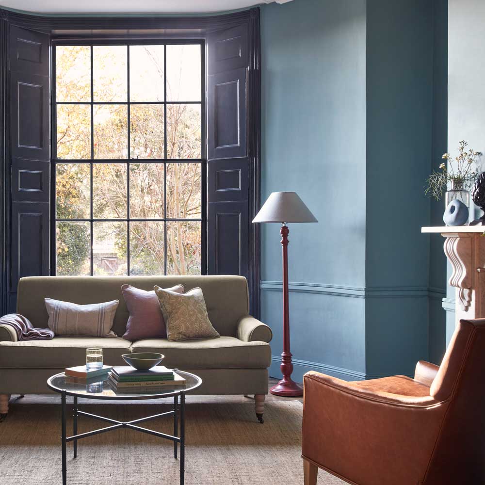 Experts reveal when it's time to sell old furniture on | Ideal Home