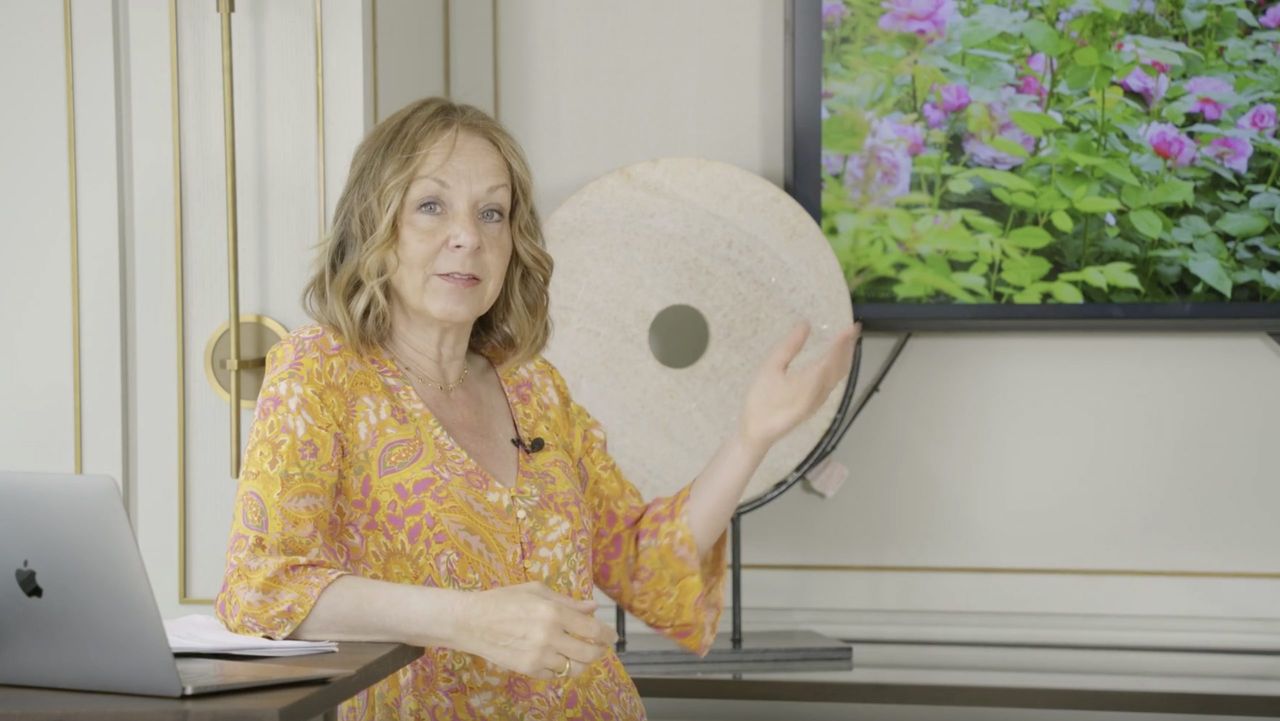 Jo Thompson delivers her talk, The Gardener&#039;s Palette, at Chelsea Barracks.