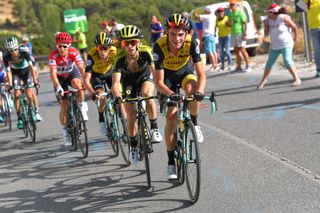 Sepp Kuss (LottoNl-Jumbo) setting tempo on stage 4